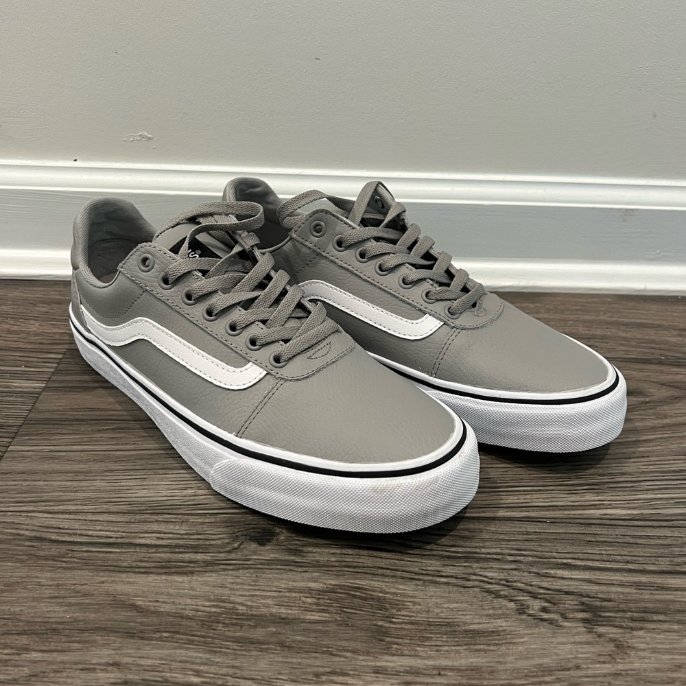 Mens Vans Ward Deluxe Sneakers Grey Size 11 NIB